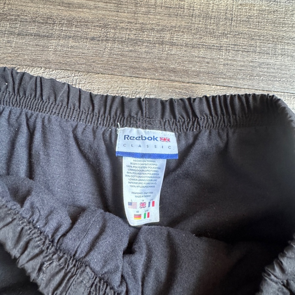 Reebok Women’s 90s Euro Black Sweatpants - Picture 4 of 7